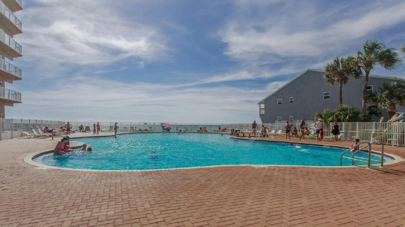 Beachfront Spacious Renovated Condo - Pools, Hot Hub, Spa - Walk To Pier Park In Pcb Panama City Beach